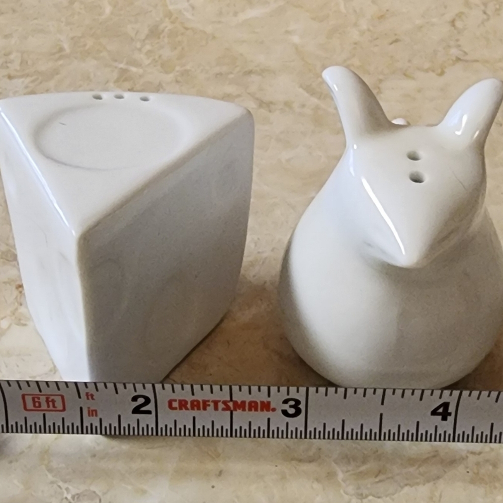 Verdici Design Mouse & Cheese Salt and Pepper Shakers - Picture 2 of 6